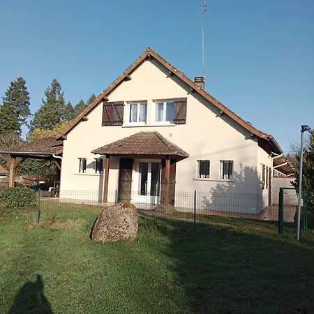 La Sapiniere 24 Maison 6 Personnes Etang Piscine Mini Golf Holiday home Augignac